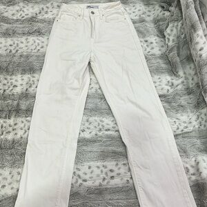 Zara Women’s white jeans straight leg